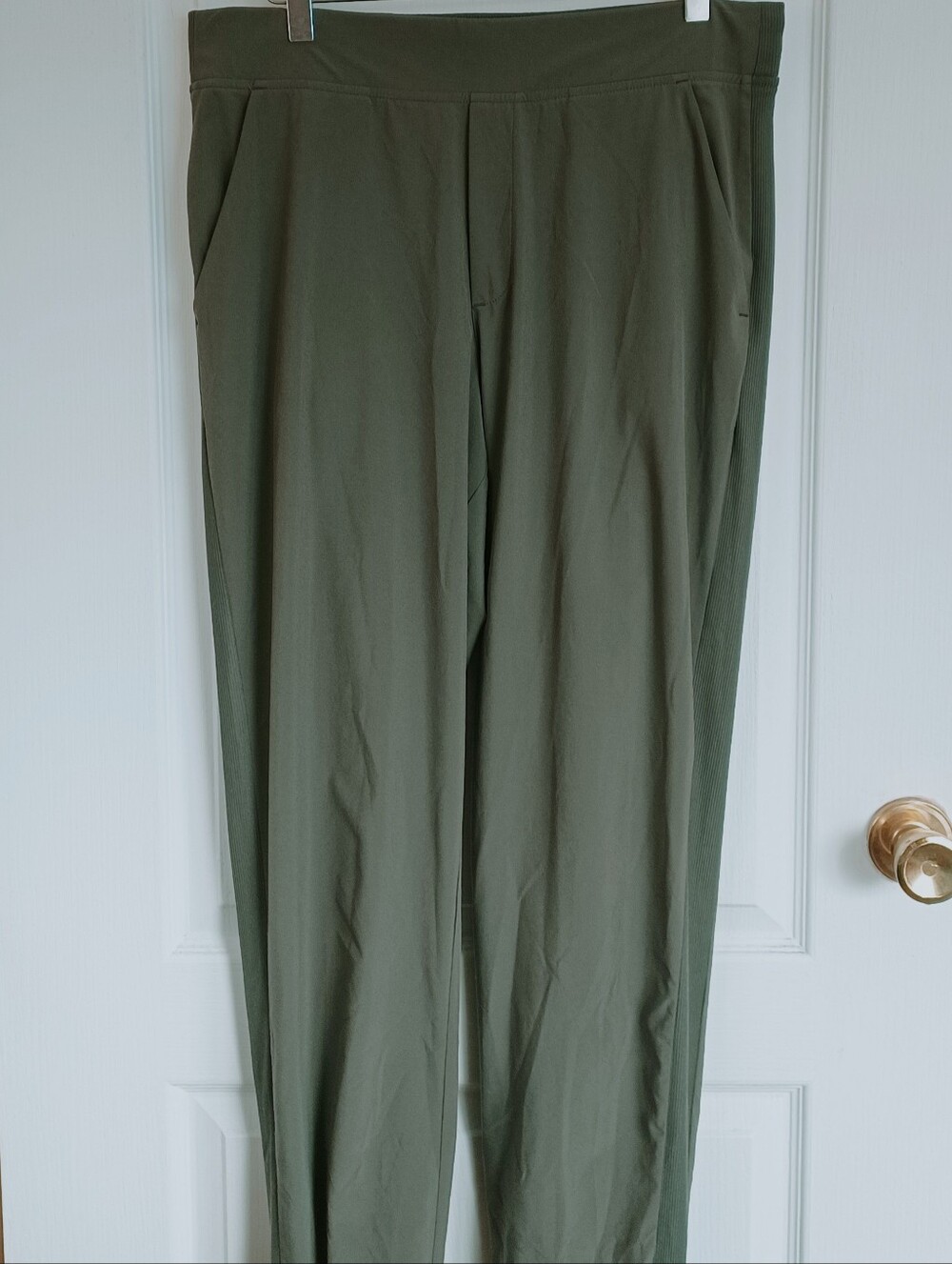 2021 ATHLETA BROOKLYN ANKLE PANT MOUNTAIN OLIVE STYLE 198671 SIZE 12 TALL